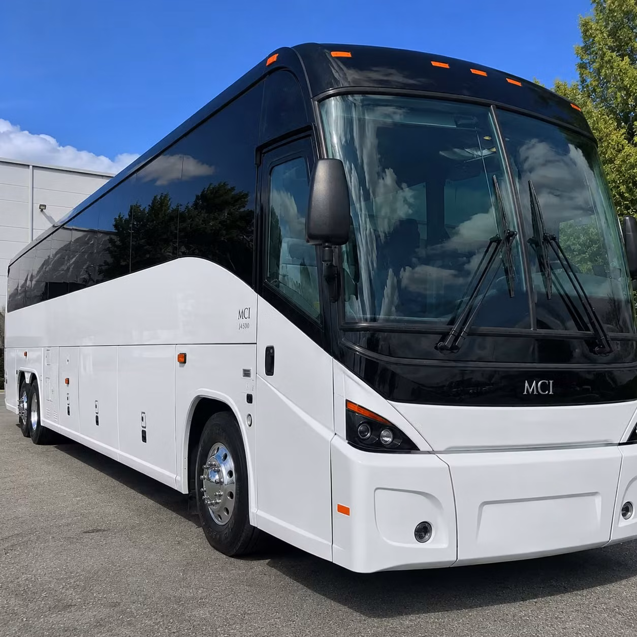 clarksville charter bus rental