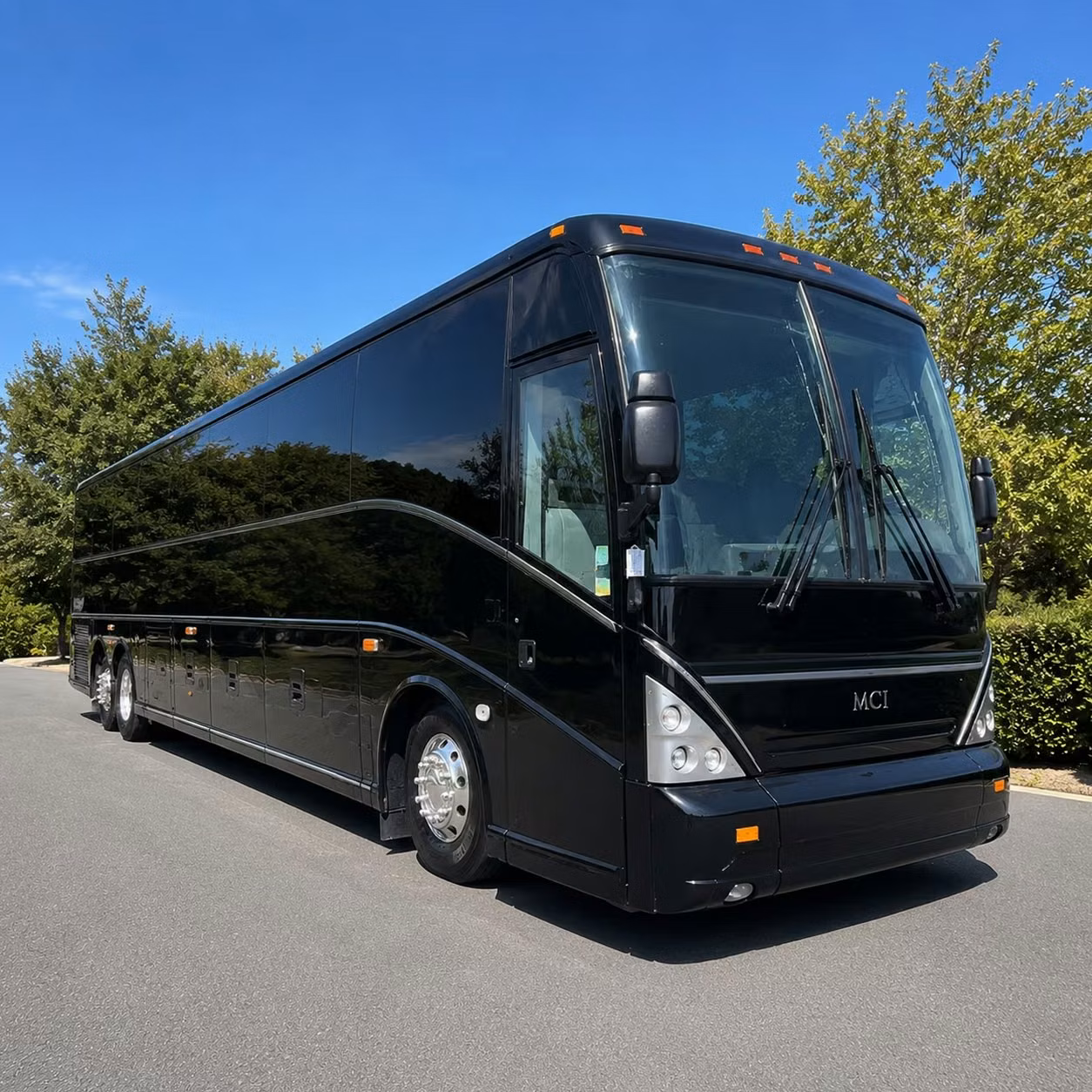 clarksville construction crew and worksite shuttle transportation