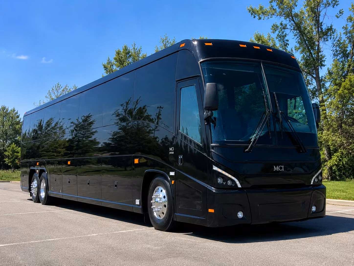 clarksville schools can easily book buses to the customs house museum cultural center