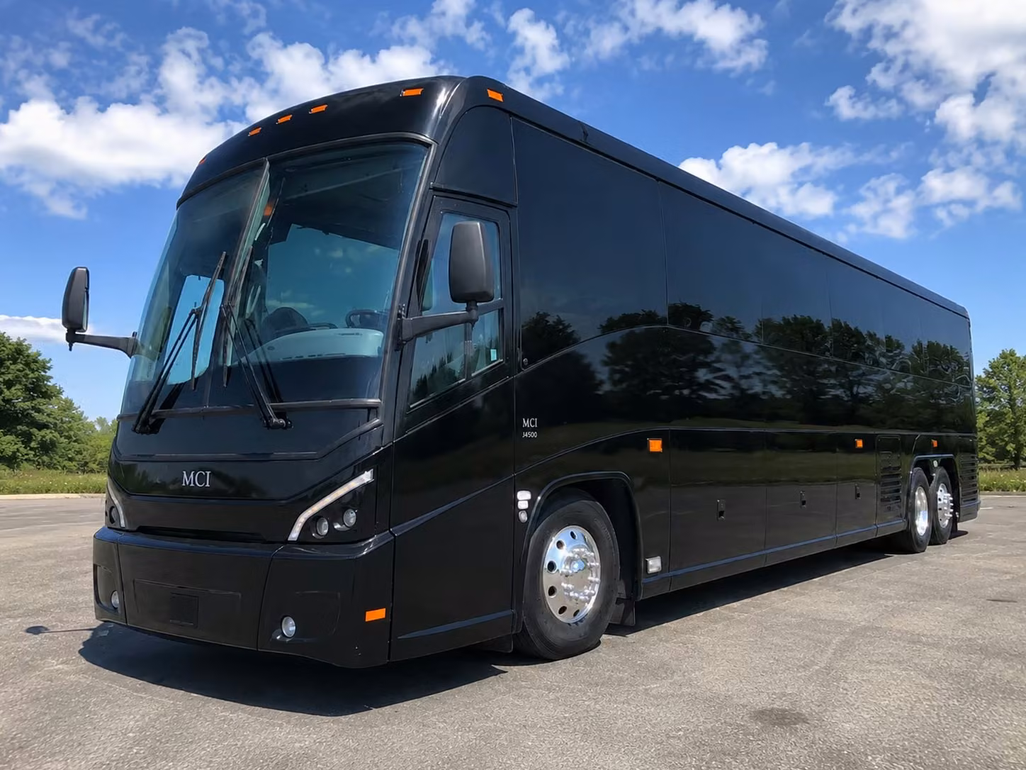corporate event shuttles and employee transportation in clarksville tennessee