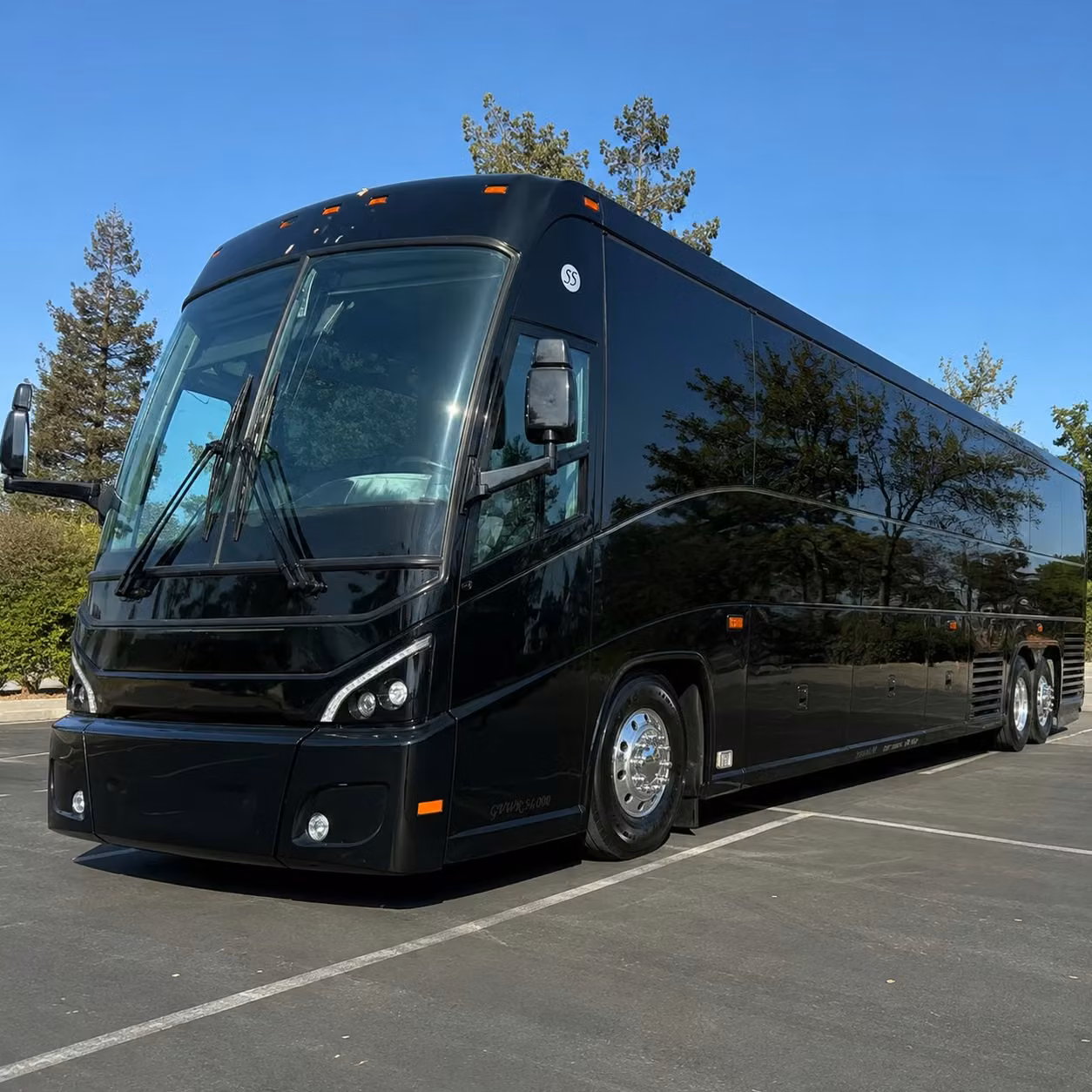 multi day bus rentals for clarksville groups traveling to major destinations
